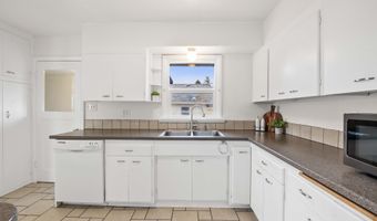 1465 3RD St, Astoria, OR 97103