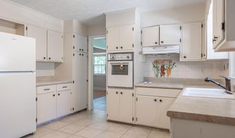 606 John Mcqueen Rd, Aberdeen, NC 28315