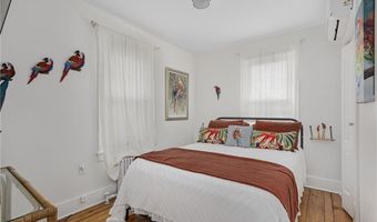 5 Conrad Ct, Newport, RI 02840