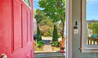 7 Hemlock Dr, Johnston, RI 02919