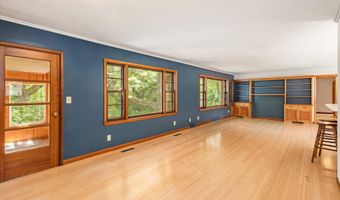 2619 Meadow Glen Rd, Ames, IA 50014