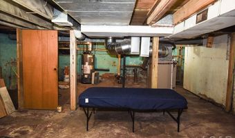 604 Comstock, Adrian, MI 49221