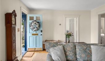 84 Third St, Newport, RI 02840