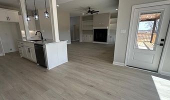 1001 Duke Dr, Bauxite, AR 72011