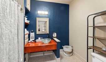 706 Maximillian St, Baton Rouge, LA 70806