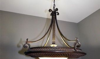 872 Village Brook Ct, Ballwin, MO 63021