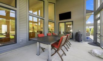 2104 Golfview Dr, Auburn, IN 46706
