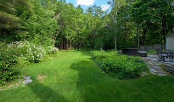259 Middle Rd, Falmouth, ME 04105
