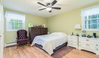 125 Stony Ln, Exeter, RI 02822