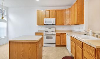 2004 GOLDEN MORNING Dr 30, Bowie, MD 20721