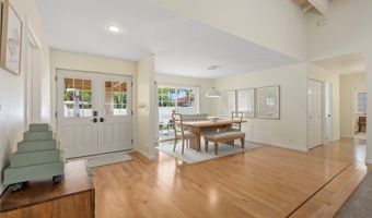 1016 Laukupu Way, Honolulu, HI 96825