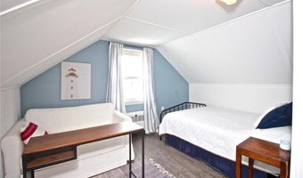 139 Coggeshall Ave, Newport, RI 02840