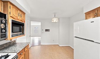 5105 SKYLINE VILLAGE Ct #8, Alexandria, VA 22302