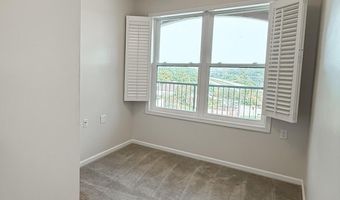 2205 Green Hills Dr 1401, Ames, IA 50014