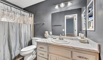 9 Connie Ln, Bella Vista, AR 72715