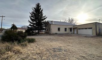 208 S White Oaks Ave, Capitan, NM 88316