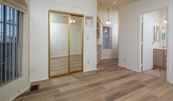 6113 S CYPRESS POINT Dr, Chandler, AZ 85249