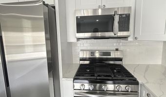 47 COTTAGE St, Bayonne, NJ 07002