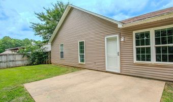 218 Hunters Run Dr, Benton, AR 72015