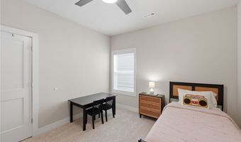 825 NE Heights Ln, Bentonville, AR 72712