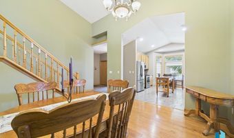 605 S Palmer Dr, Brandon, SD 57005