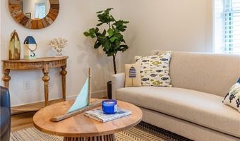 32 Exchange St 203, East Greenwich, RI 02818