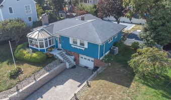 7 Harbor View Dr, Atlantic Highlands, NJ 07716