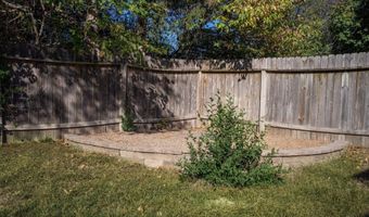 214 Hillside Dr, Baldwin City, KS 66006