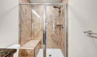 10 Putnam Ln 10, Danbury, CT 06810