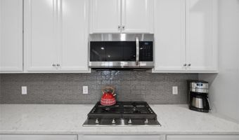725 WINTERSIDE Dr, Apollo Beach, FL 33572
