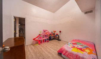 3306 Sunnyview Ave, Carlsbad, NM 88220