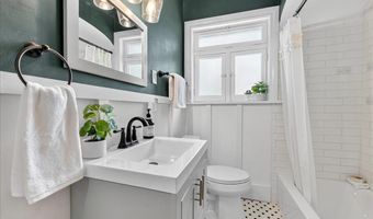 8025 McGee St, Affton, MO 63123