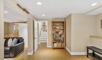 1 Sandy Ln, Bourne, MA 02532