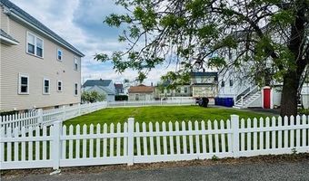 37 Lincoln Ave, Bristol, RI 02809