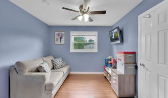9 Brentwood Ter, Middletown, NJ 07748