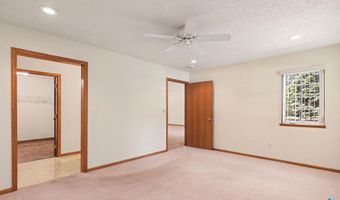 2051 Arbor Rdg, Brookings, SD 57006