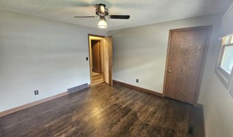 1403 S Lloyd St, Aberdeen, SD 57401