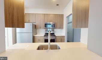 5947 FOUNDERS HILL Dr 103, Alexandria, VA 22310