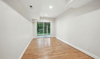 2134 S LOWELL St, Arlington, VA 22204