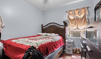 14 Parker St, Central Falls, RI 02863