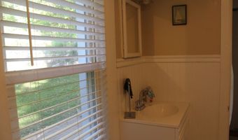 6 W Main St, Chester, CT 06412