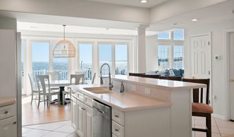 8 Jibsail Dr, Bayville, NJ 08721