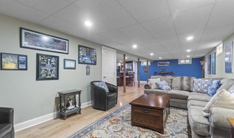 3 Spencer Ct, Clinton, CT 06413