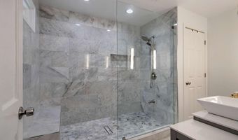 813 Lakeshore Dr, Berkeley Lake, GA 30096