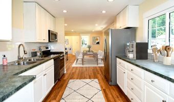 5523 HALWIS St, Alexandria, VA 22303