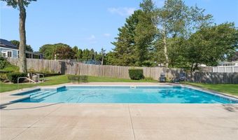 5 Versailles St, Cranston, RI 02920