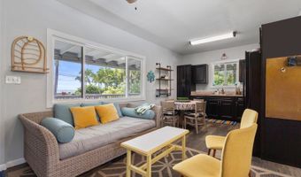 53-440 Kamehameha Hwy 8, Hauula, HI 96717