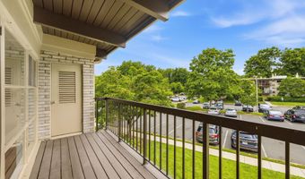 4961 AMERICANA Dr 208, Annandale, VA 22003