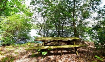 18 Osceola Dr, Becket, MA 01223