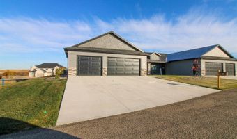 8127 Hawktree Dr, Bismarck, ND 58503